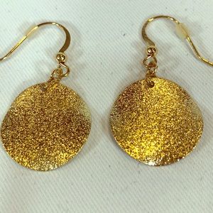 Dress Barn flirty gold tone earrings